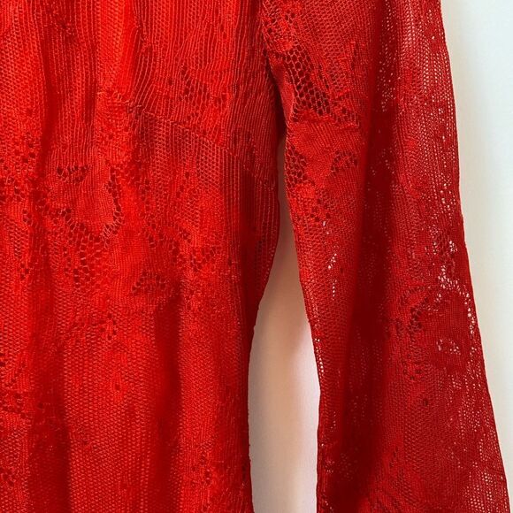 Fitted Red Lace Dress - Picture 3 of 3